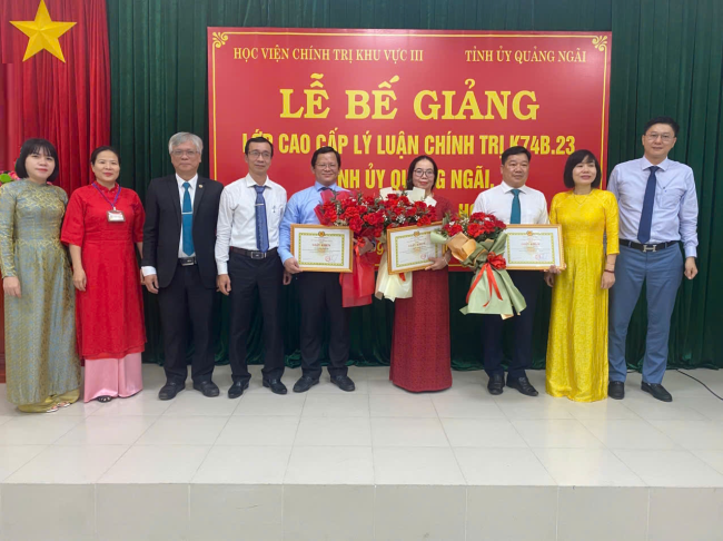 Bế giảng lớp Cao cấp lý luận chính trị K74B.23